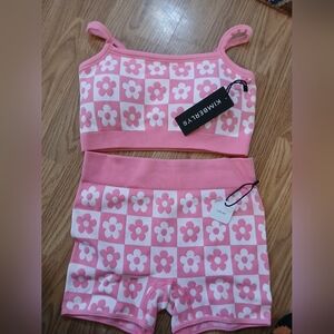 NWT KIMBERLY Two Piece Pink Checkered Athletic Apparel.  Womens. Size Medium.